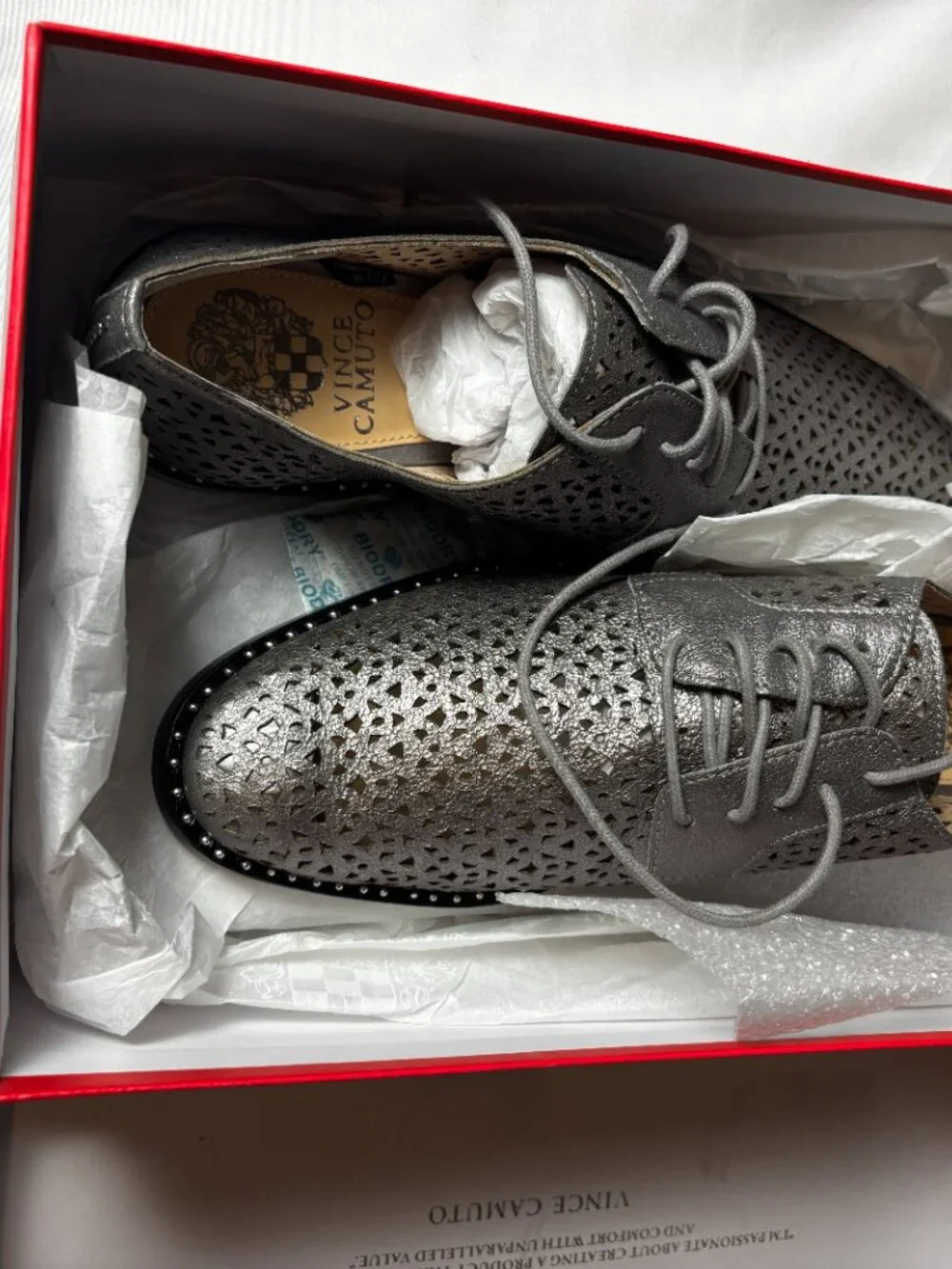 Vince Camuto Women’s VC-Lesta Gunmetal Metallic Oxford Shoes | Size US 7